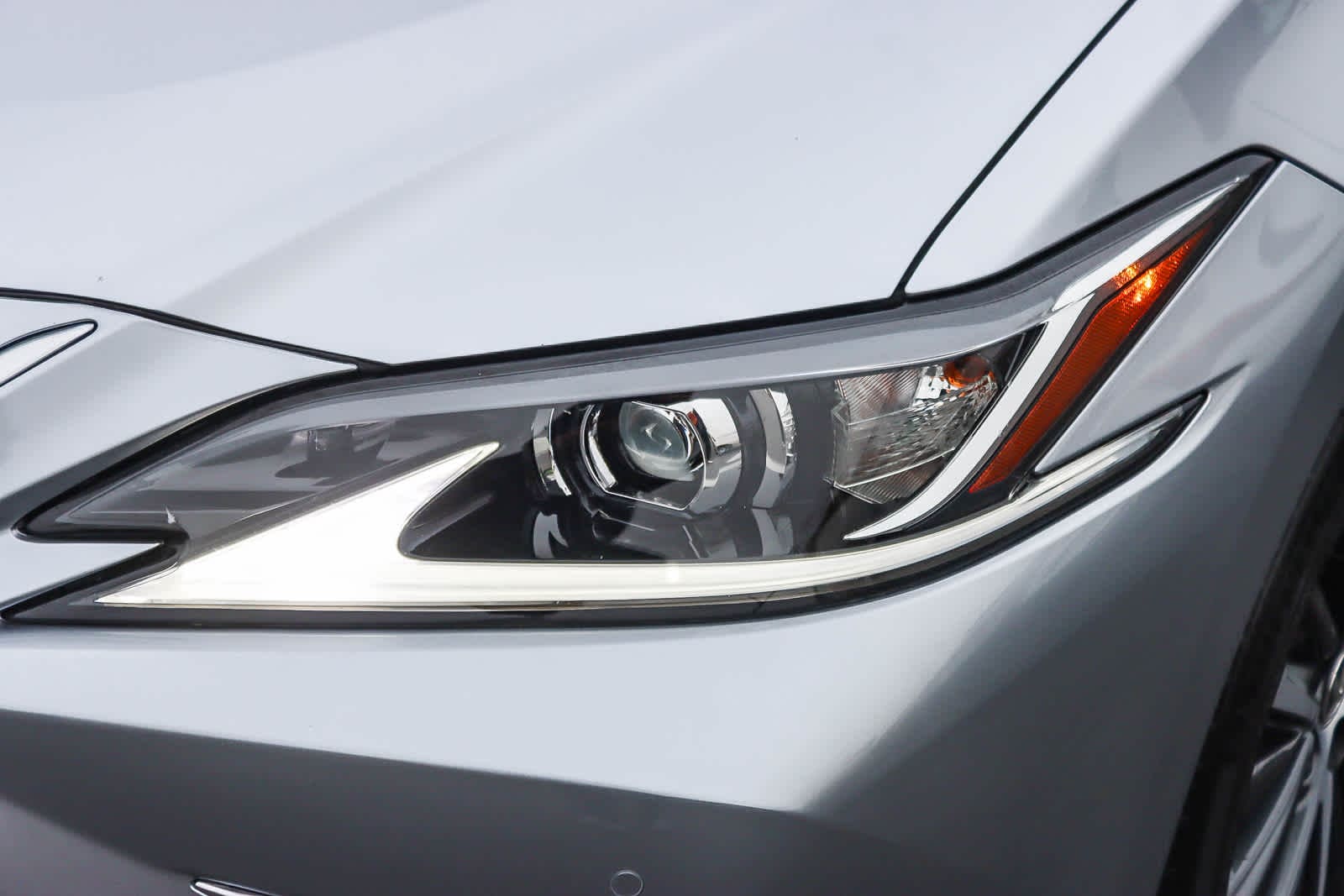 Thumbnail: 2025 Lexus ES - 7