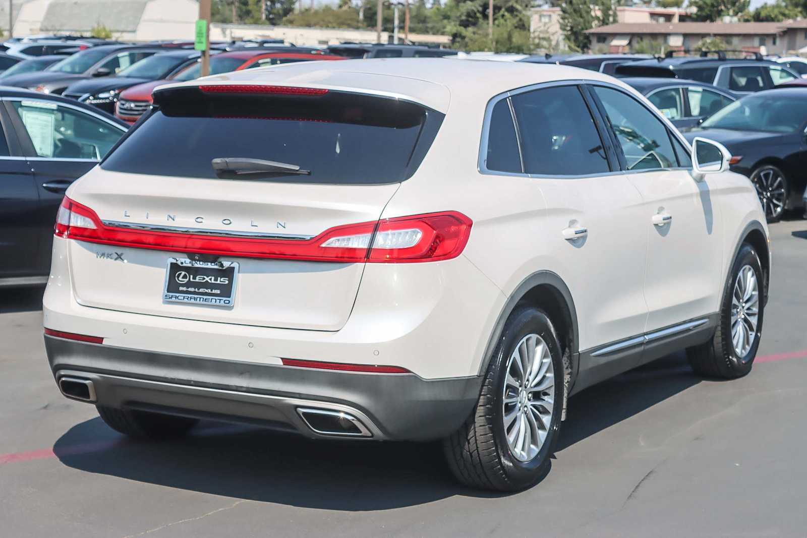 Thumbnail: 2017 Lincoln MKX - 4