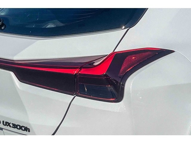 Thumbnail: 2025 Lexus UX - 8