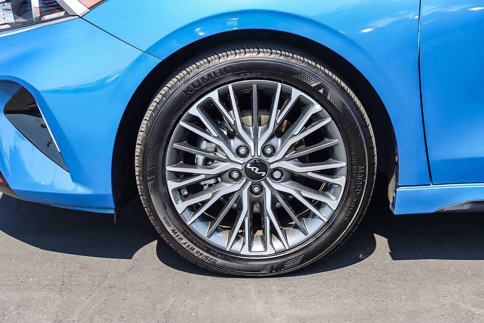 Thumbnail: 2023 Kia Forte - 12