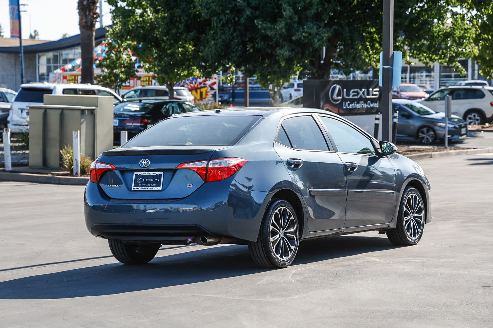 Thumbnail: 2015 Toyota Corolla - 4