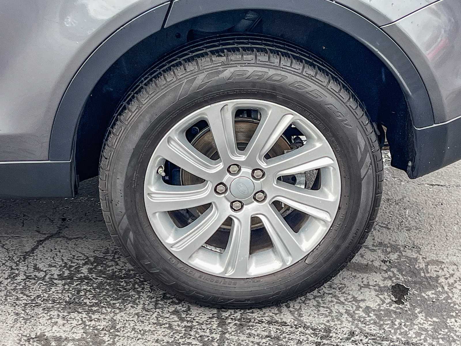 Thumbnail: 2017 Land Rover Discovery Sport - 10