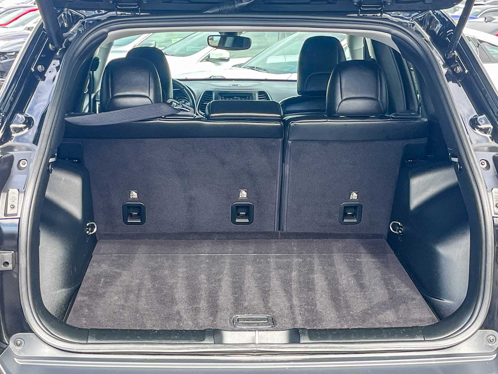 Thumbnail: 2019 Jeep Cherokee - 25