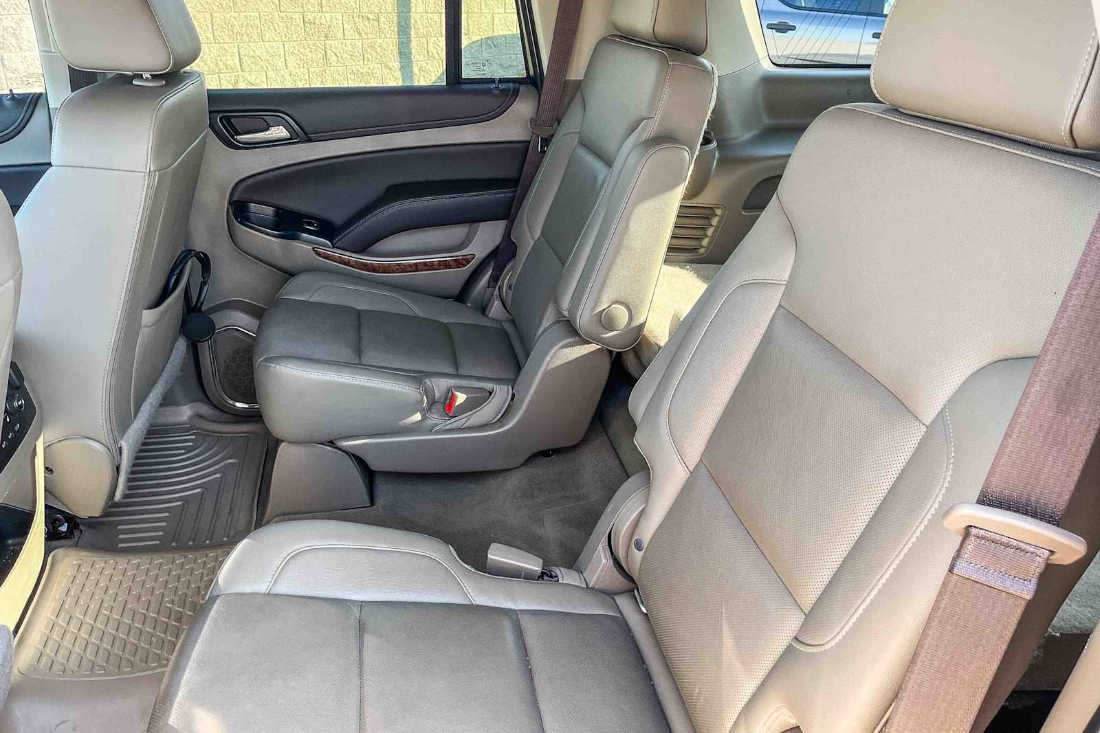 Thumbnail: 2019 Chevrolet Tahoe - 16