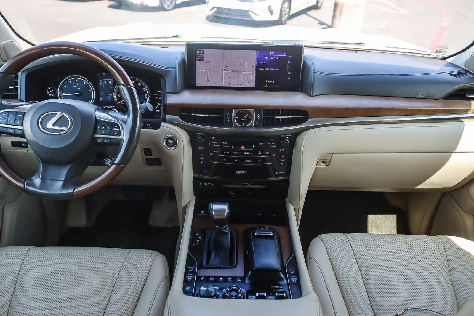 Thumbnail: 2016 Lexus LX - 11