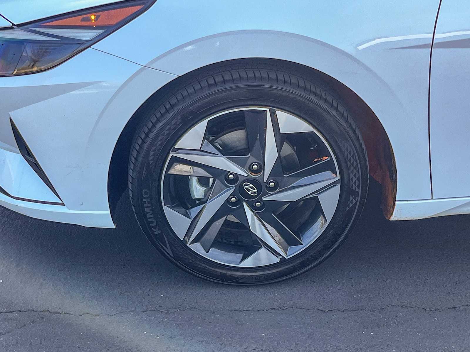 Thumbnail: 2023 Hyundai Elantra - 9