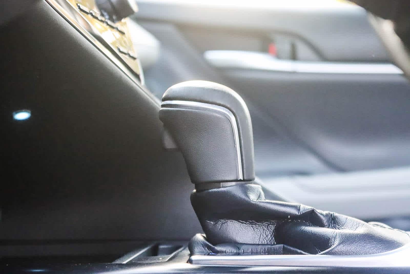 Thumbnail: 2019 Toyota Camry - 21