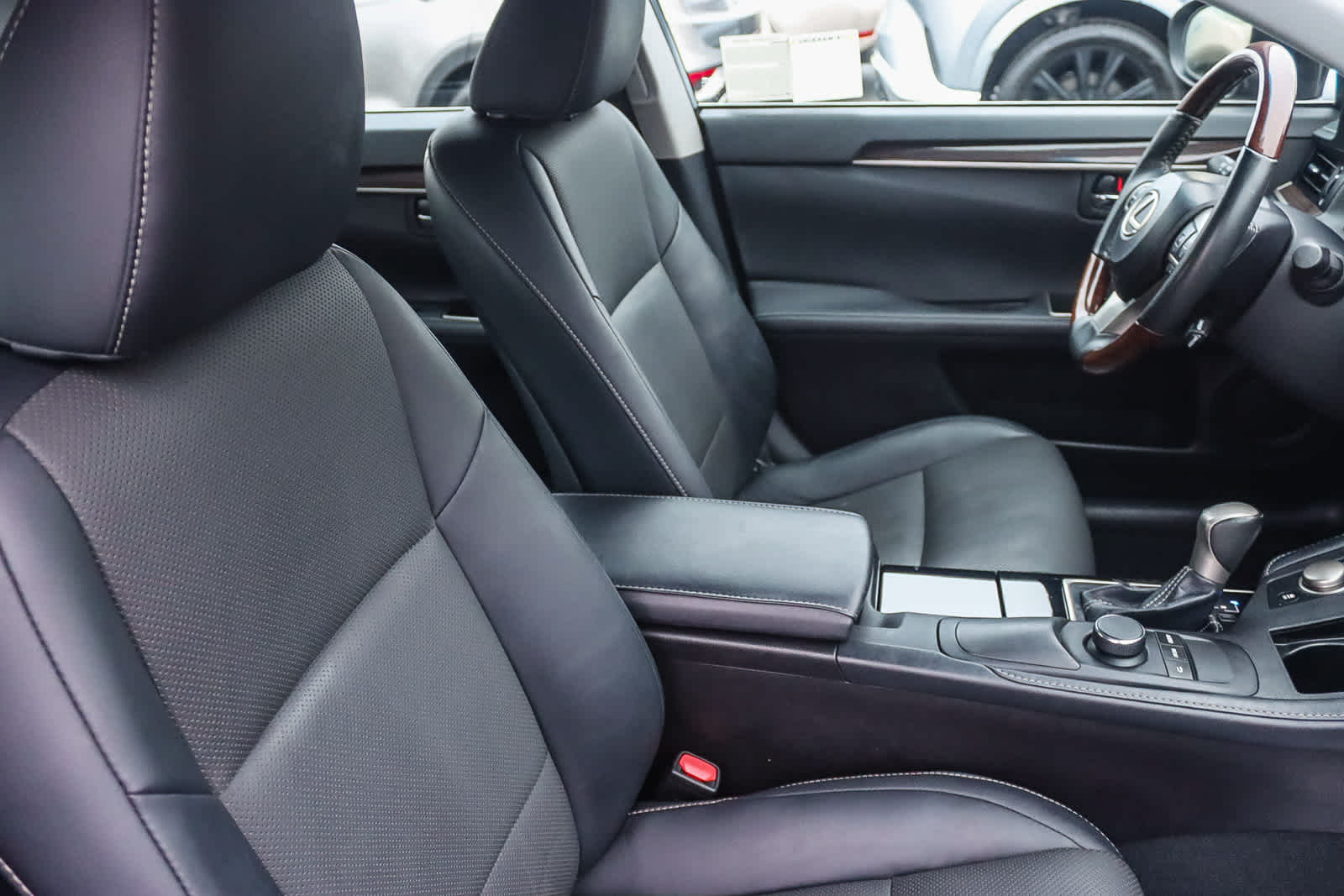 Thumbnail: 2017 Lexus ES - 16