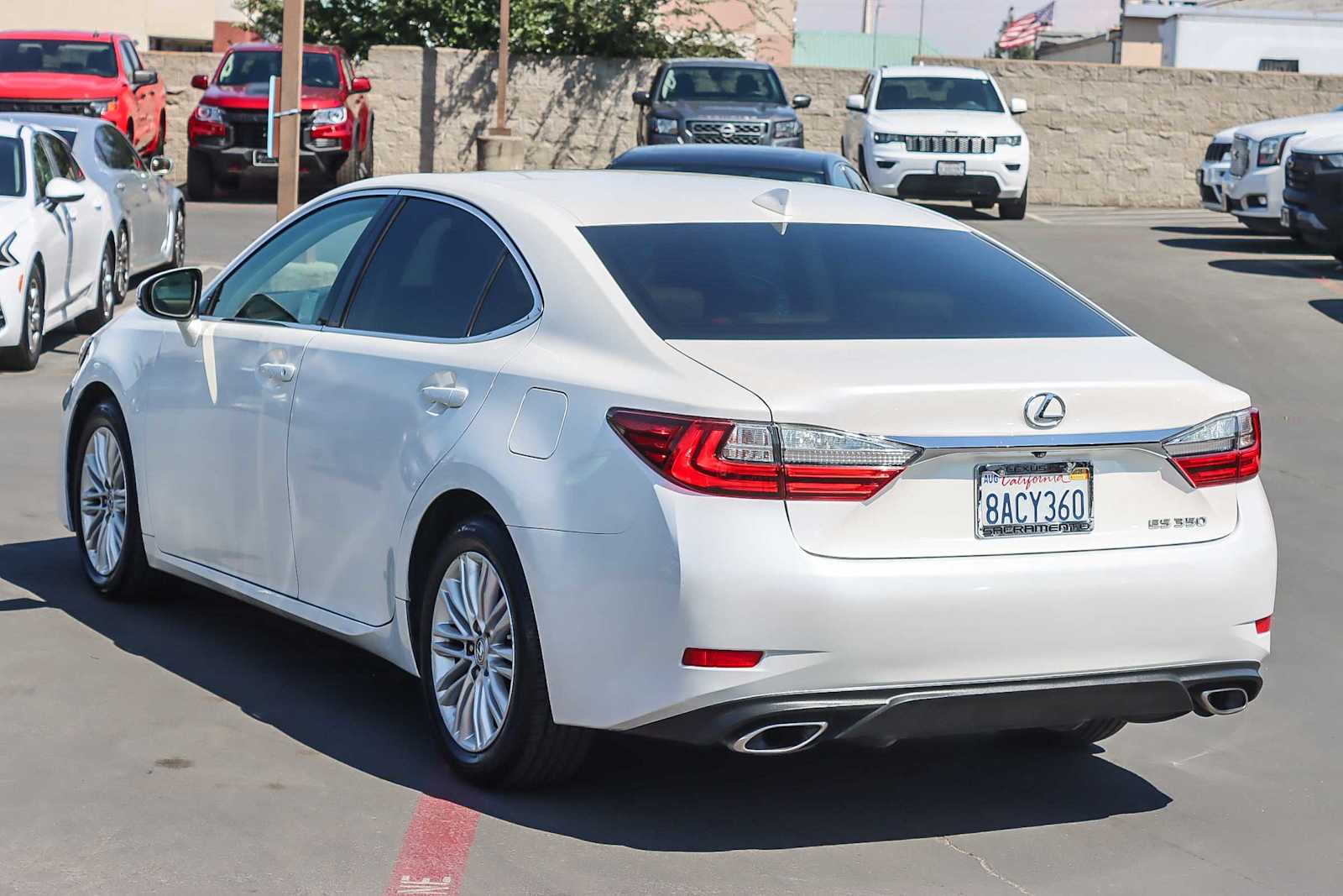 Thumbnail: 2017 Lexus ES - 2