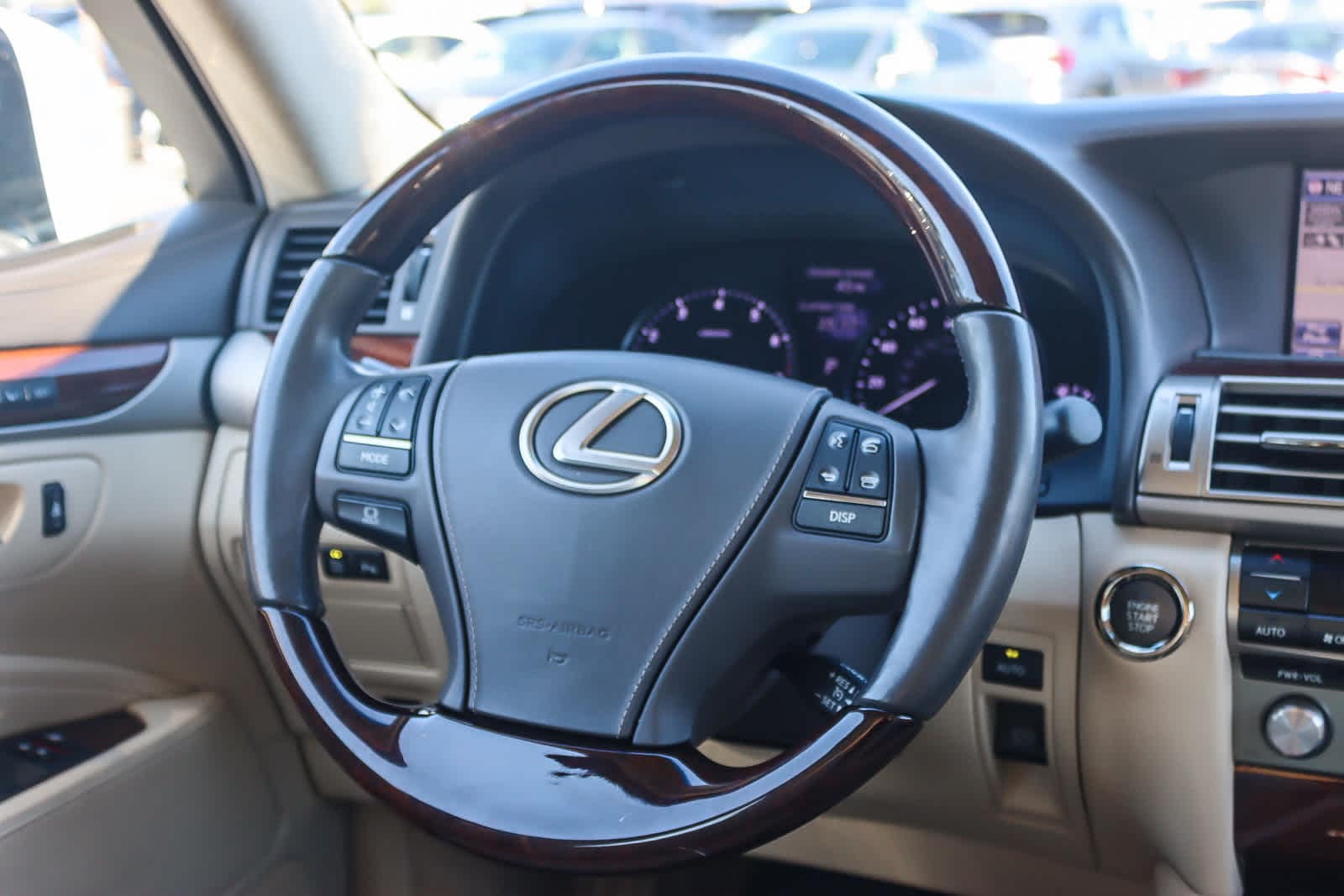 Thumbnail: 2014 Lexus LS - 14