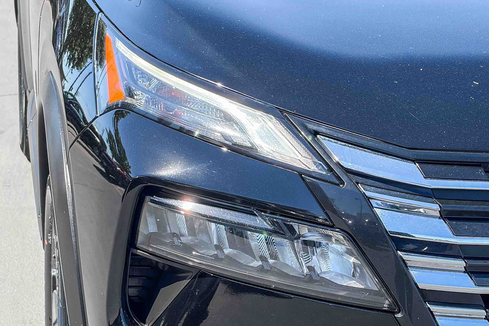 2024 Nissan Rogue SV photo 6