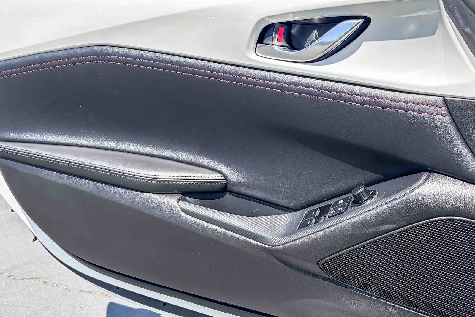 Thumbnail: 2019 Mazda MX-5 Miata - 18