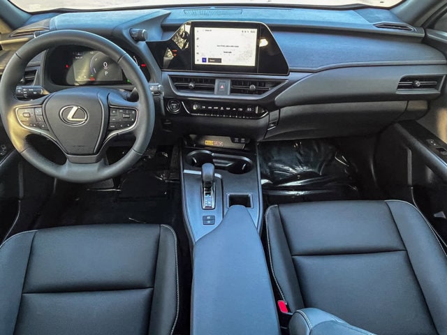 Thumbnail: 2025 Lexus UX - 13