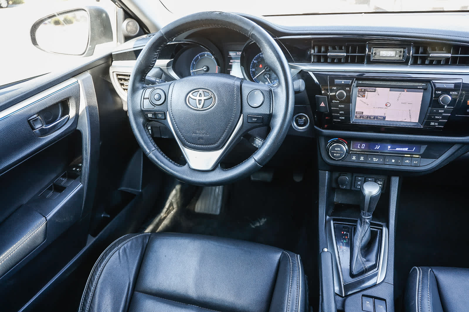 Thumbnail: 2015 Toyota Corolla - 19