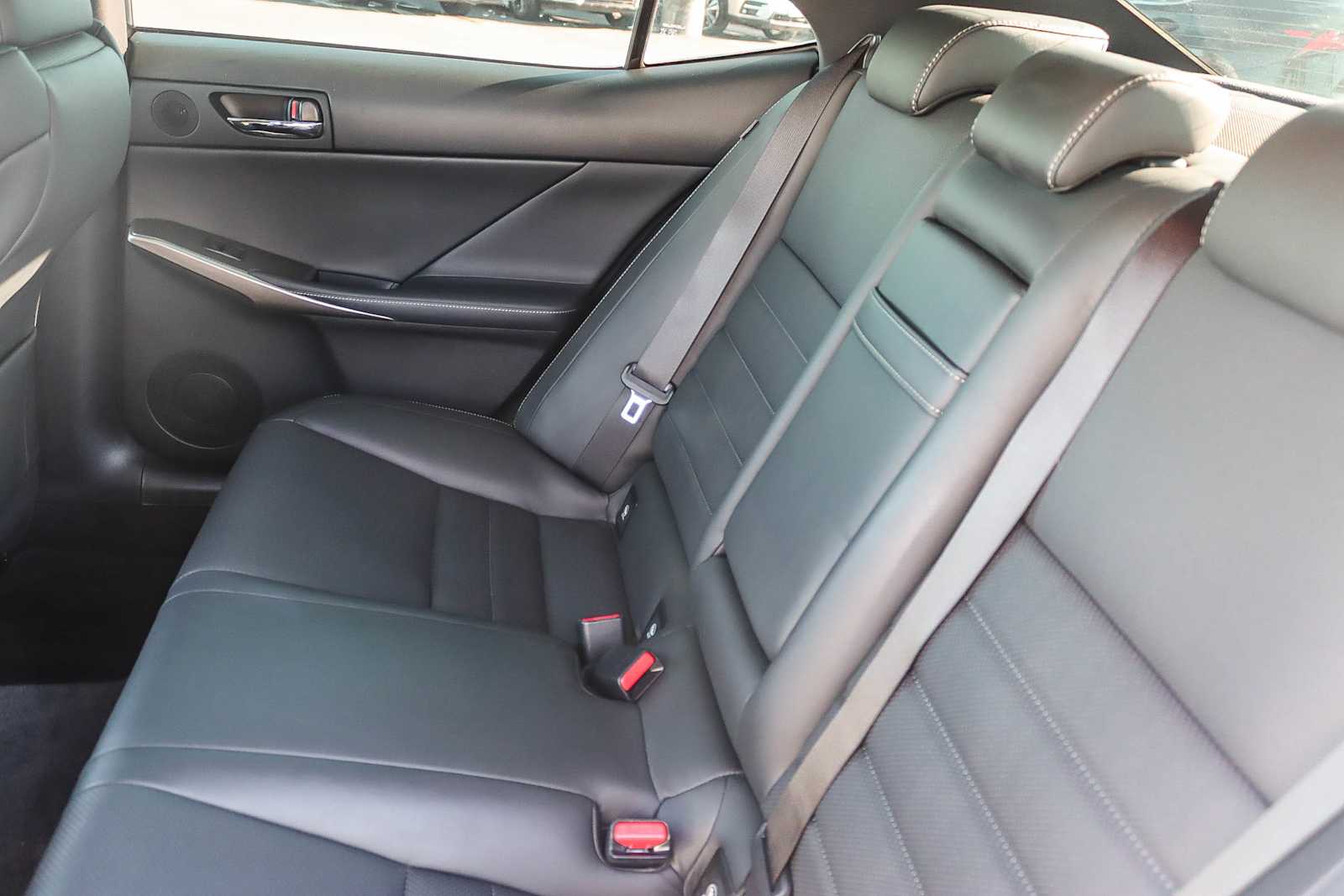 Thumbnail: 2015 Lexus IS - 17