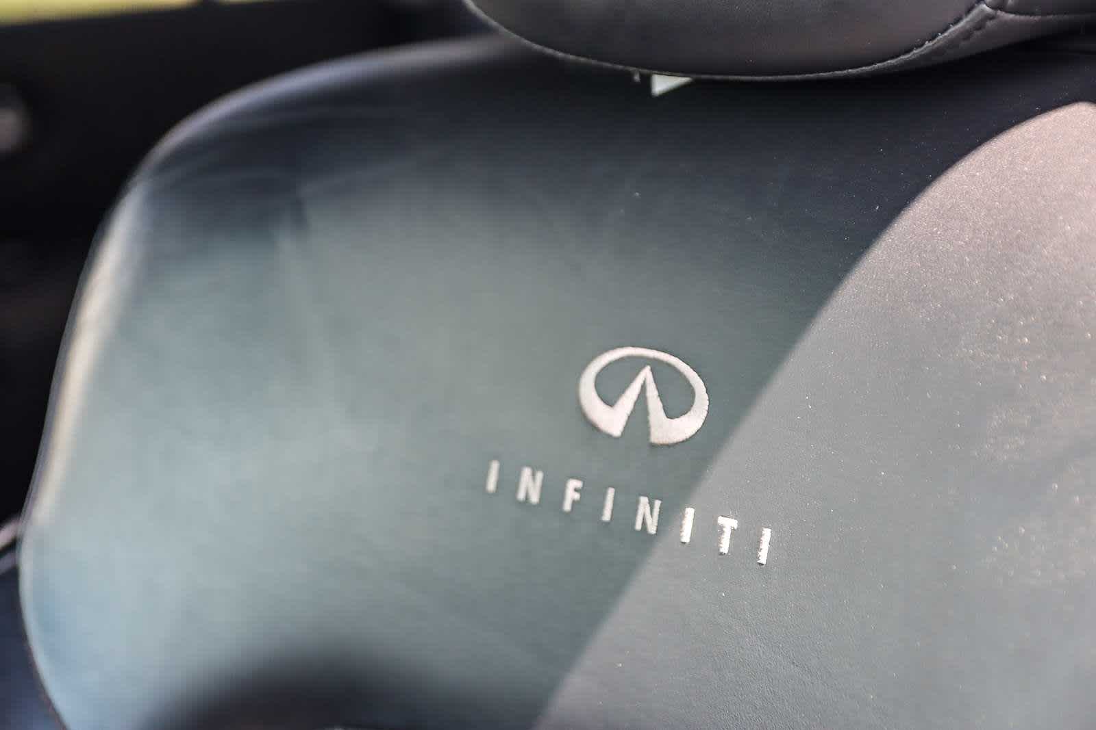 Thumbnail: 2011 INFINITI QX56 - 34