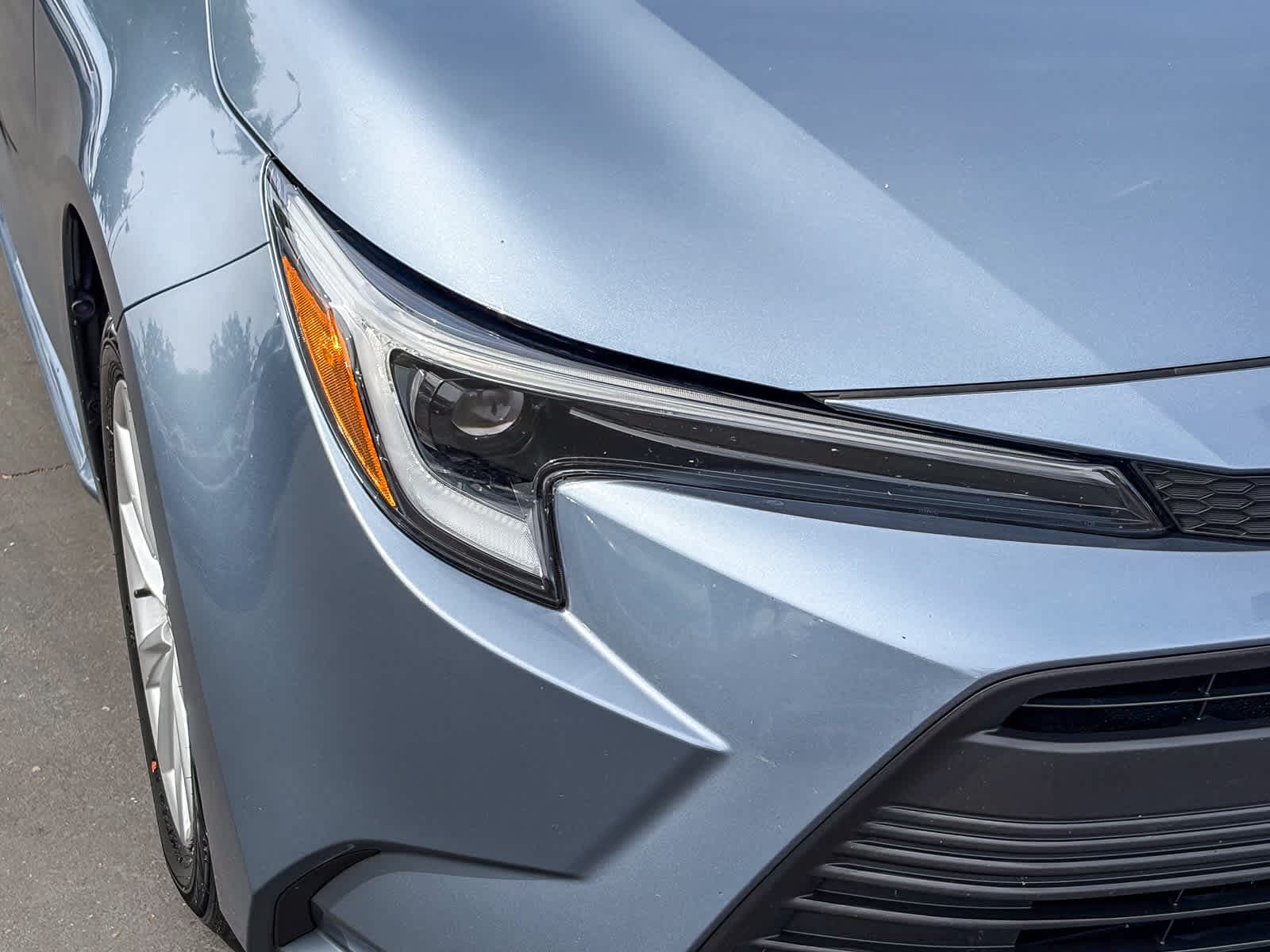 2024 Toyota Corolla Hybrid LE photo 6