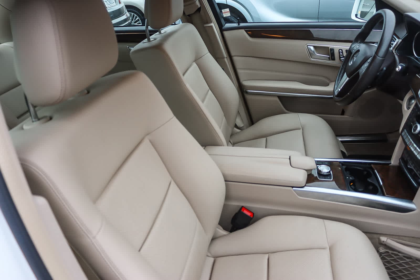 Thumbnail: 2014 Mercedes-Benz E-Class - 16