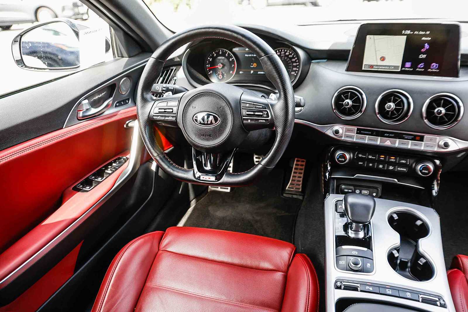 Thumbnail: 2020 Kia Stinger - 15