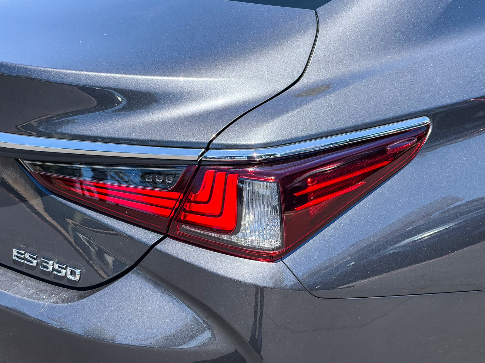 Thumbnail: 2025 Lexus ES - 8