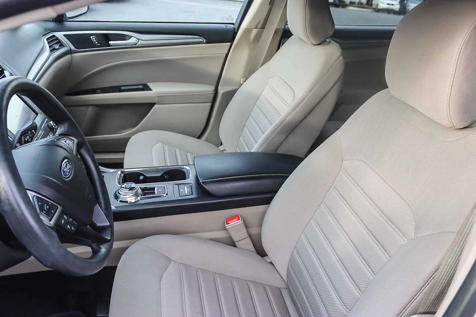 Thumbnail: 2020 Ford Fusion - 16