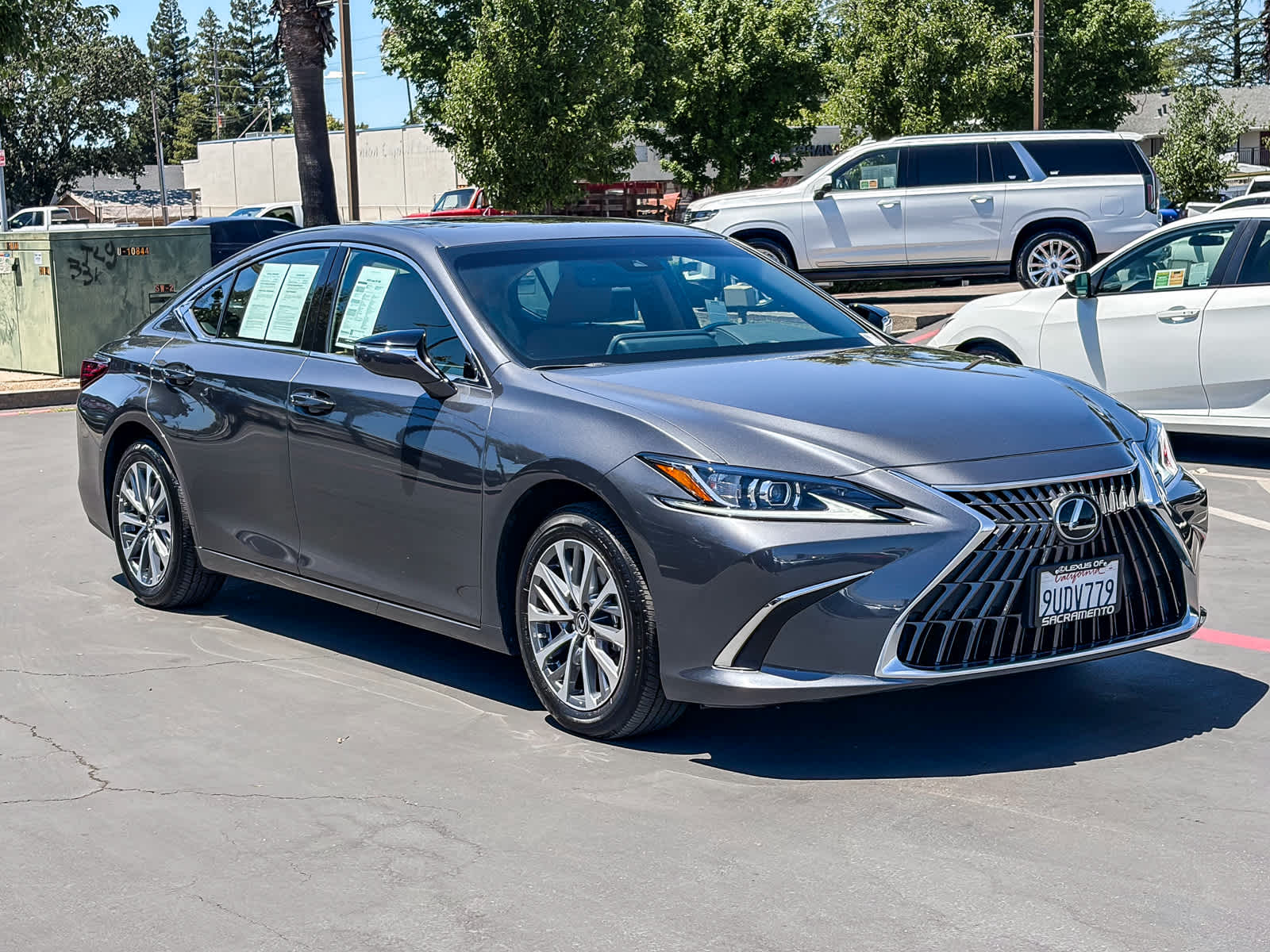 Thumbnail: 2025 Lexus ES - 5