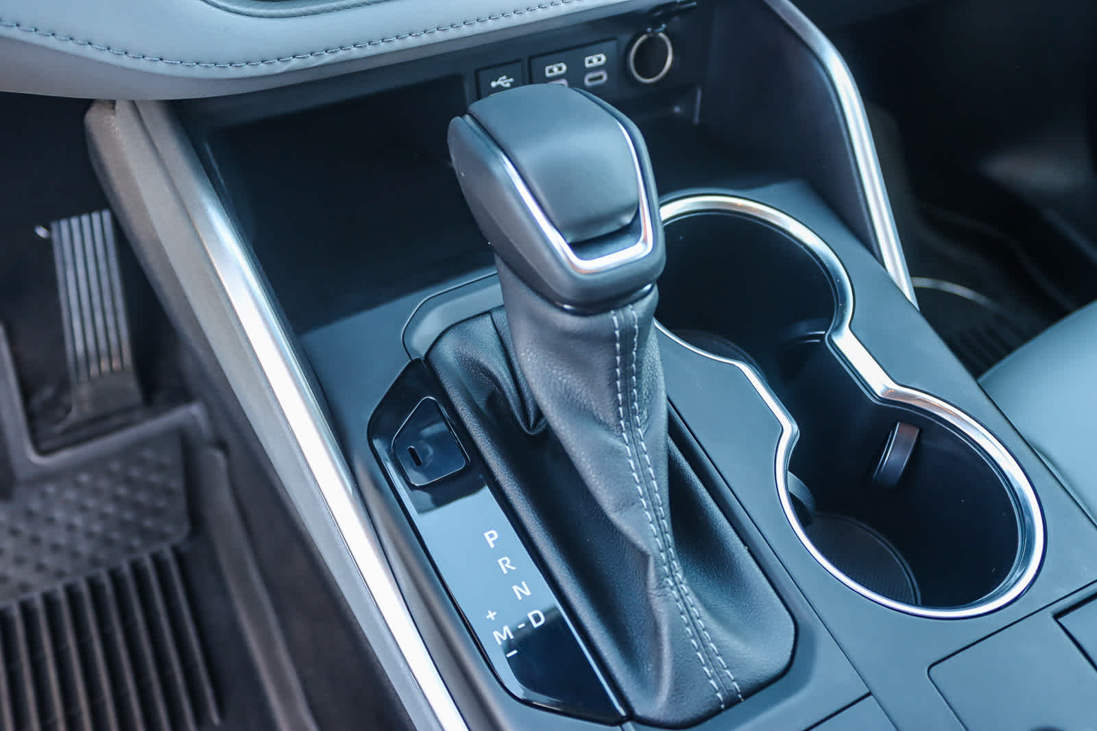 Thumbnail: 2023 Toyota Highlander - 20