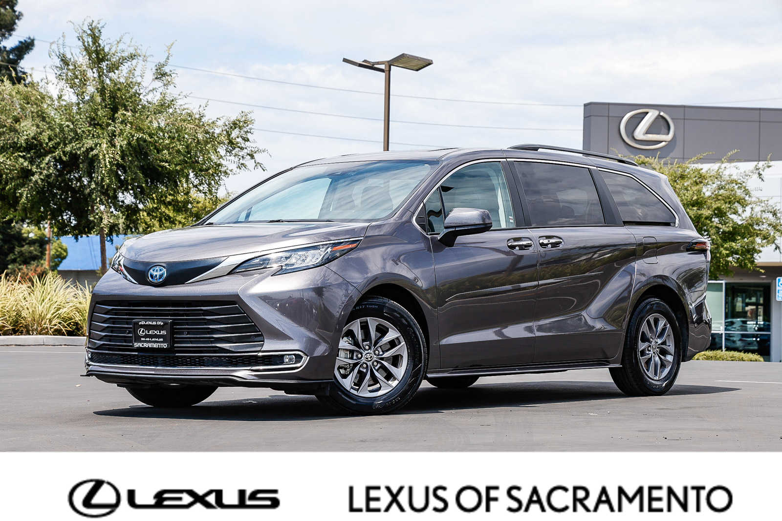 Thumbnail: 2023 Toyota Sienna - 1