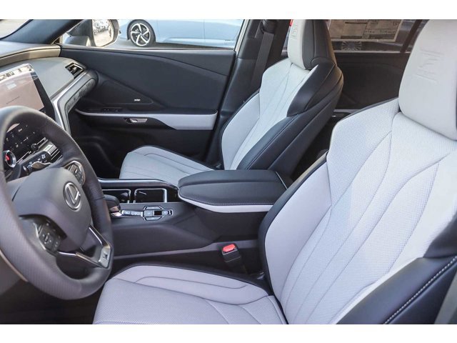 Thumbnail: 2026 Lexus TX - 17