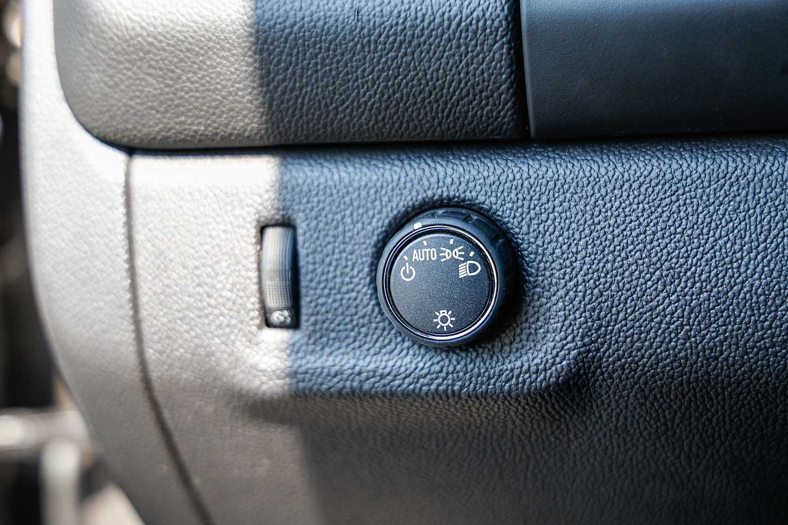 Thumbnail: 2015 Chevrolet Colorado - 23