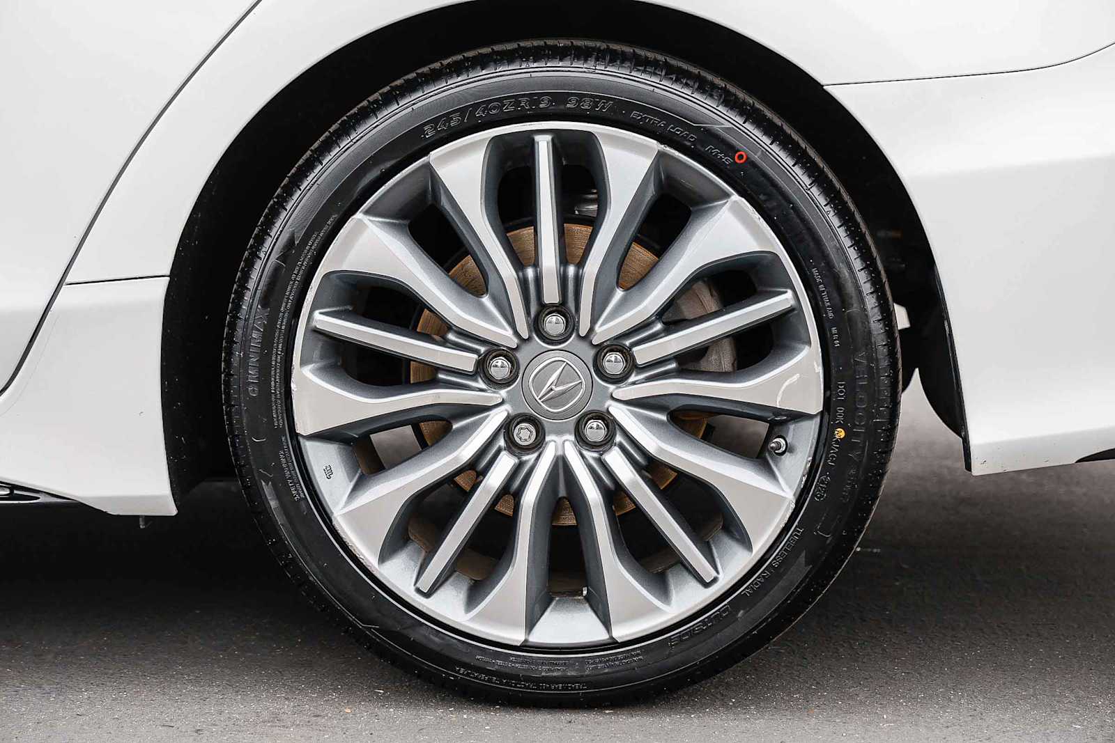 Thumbnail: 2018 Acura RLX - 9