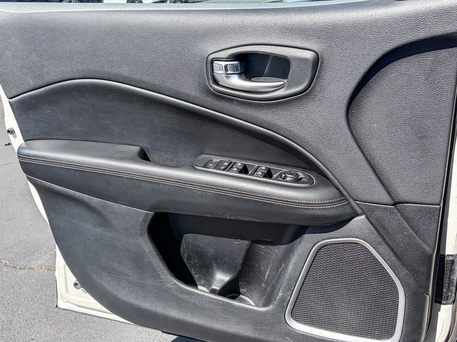 Thumbnail: 2019 Jeep Compass - 19