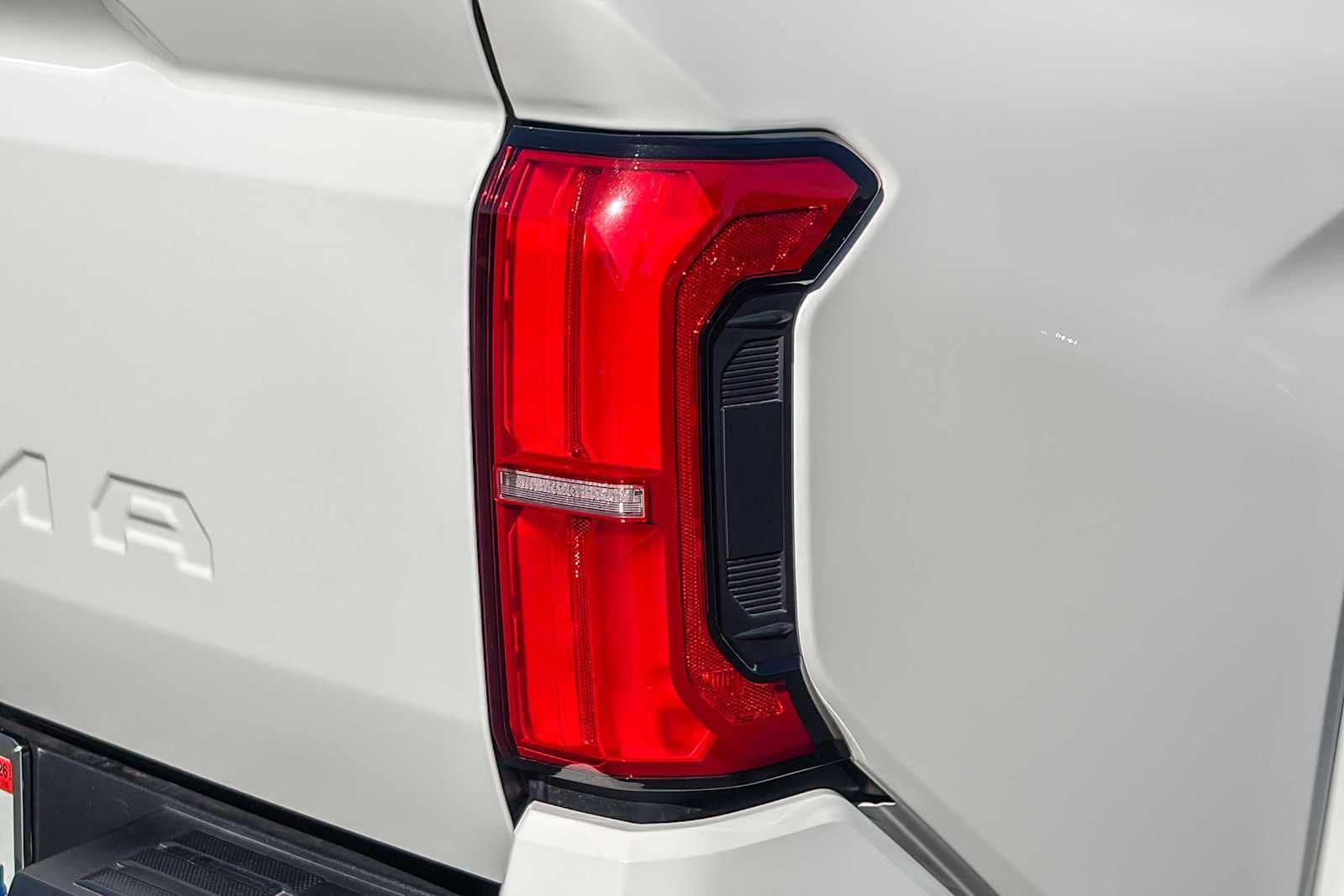 2024 Toyota Tacoma SR5 photo 3