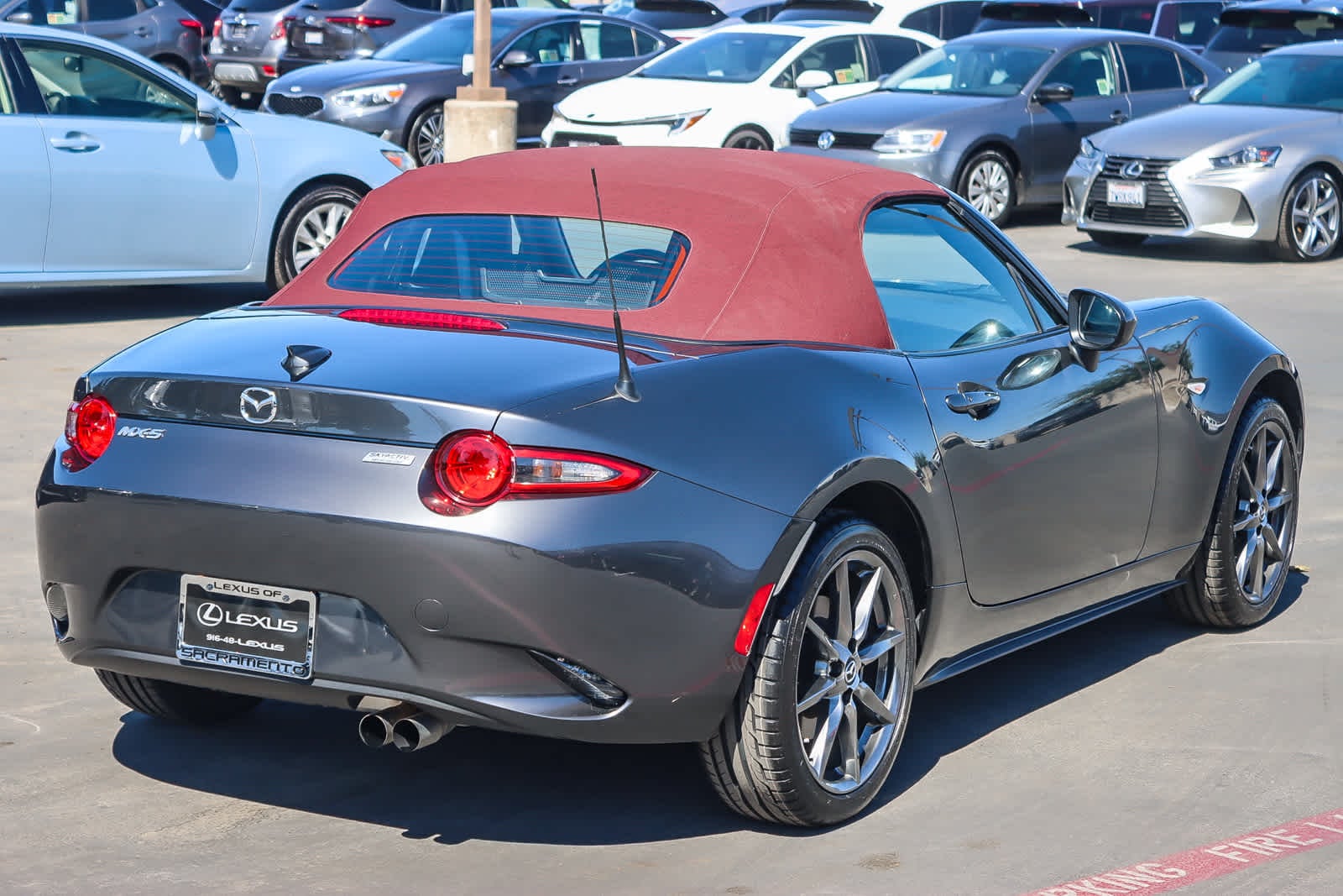 Thumbnail: 2018 Mazda MX-5 Miata - 4
