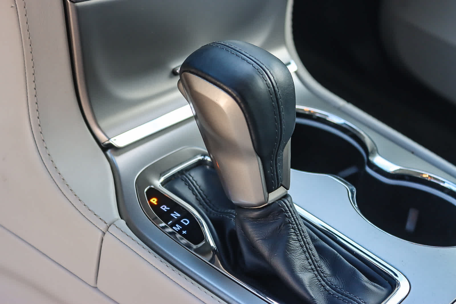 Thumbnail: 2017 Jeep Grand Cherokee - 18