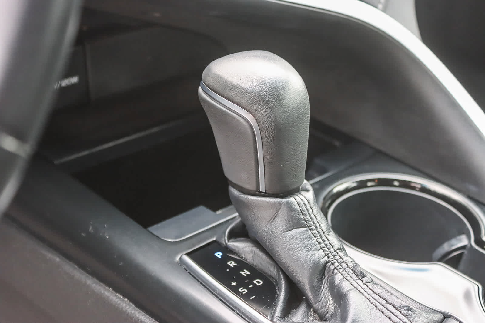 Thumbnail: 2018 Toyota Camry - 18