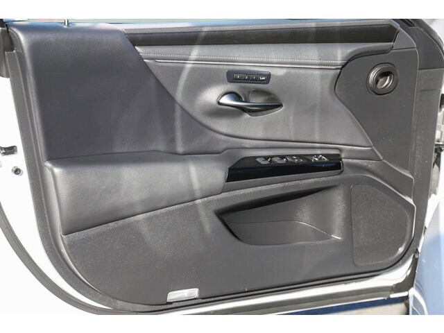 Thumbnail: 2024 Lexus ES - 22