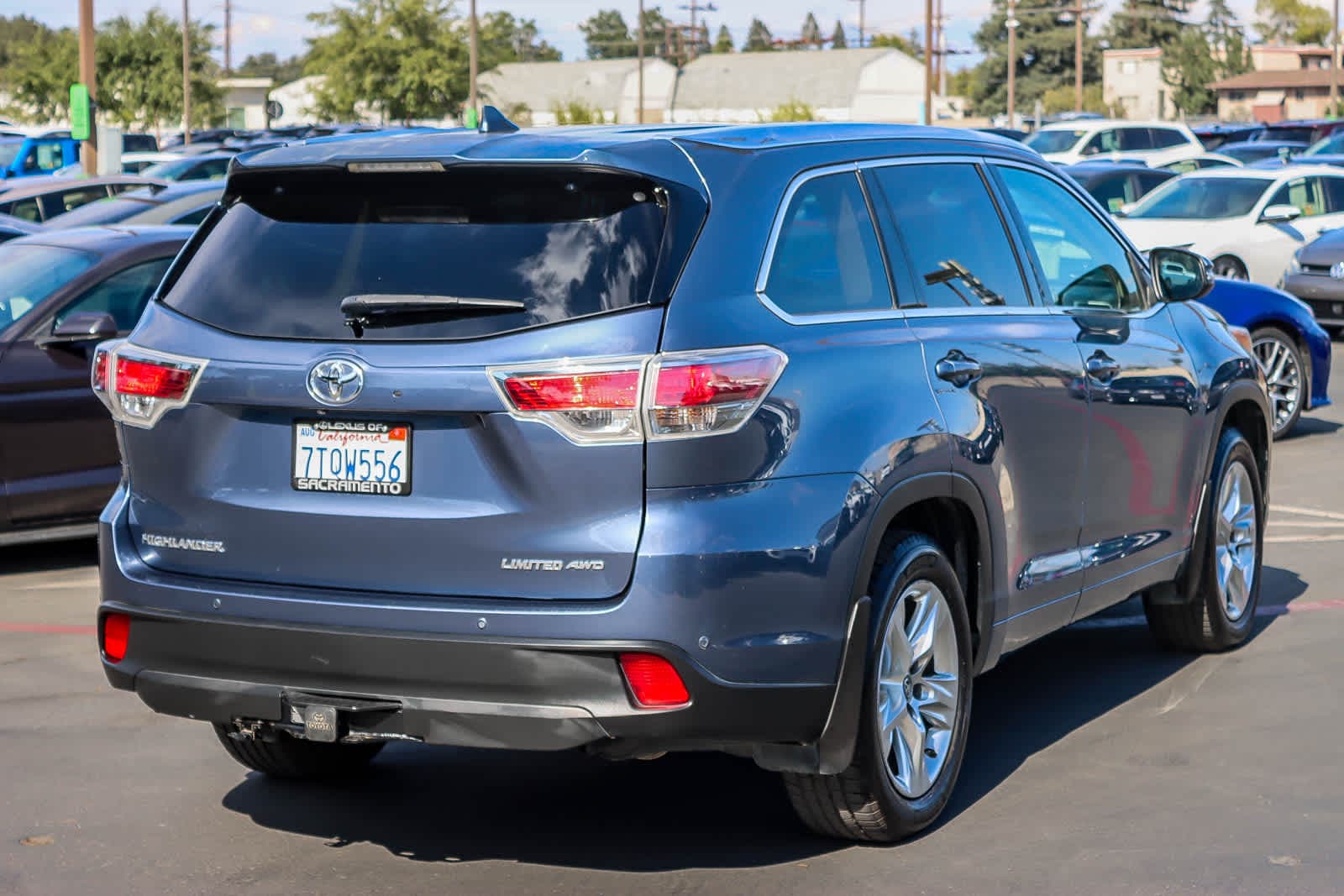Thumbnail: 2016 Toyota Highlander - 4