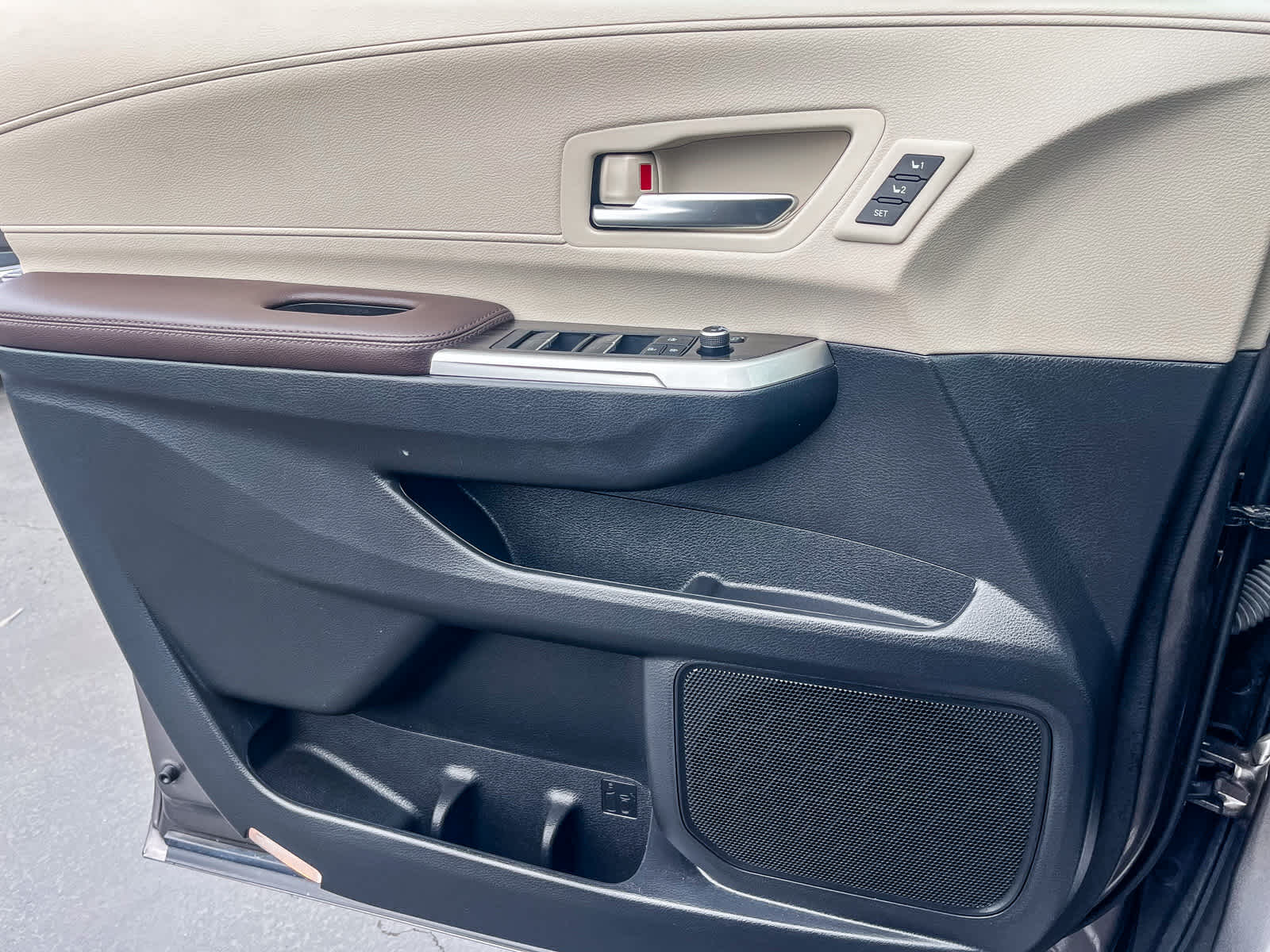 Thumbnail: 2024 Toyota Sienna - 19