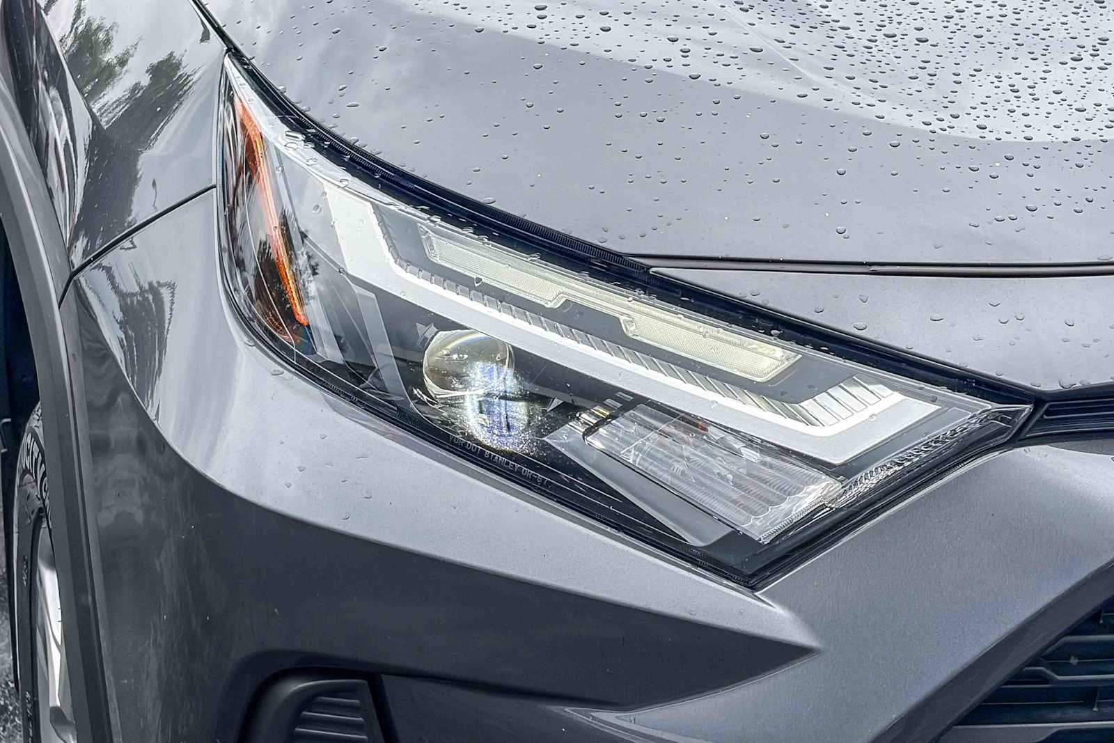 2023 Toyota RAV4 XLE photo 6