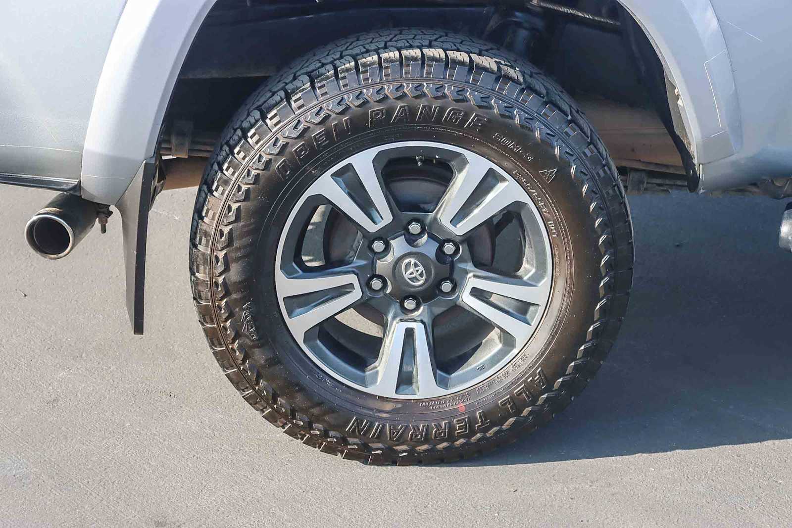 Thumbnail: 2016 Toyota Tacoma - 10