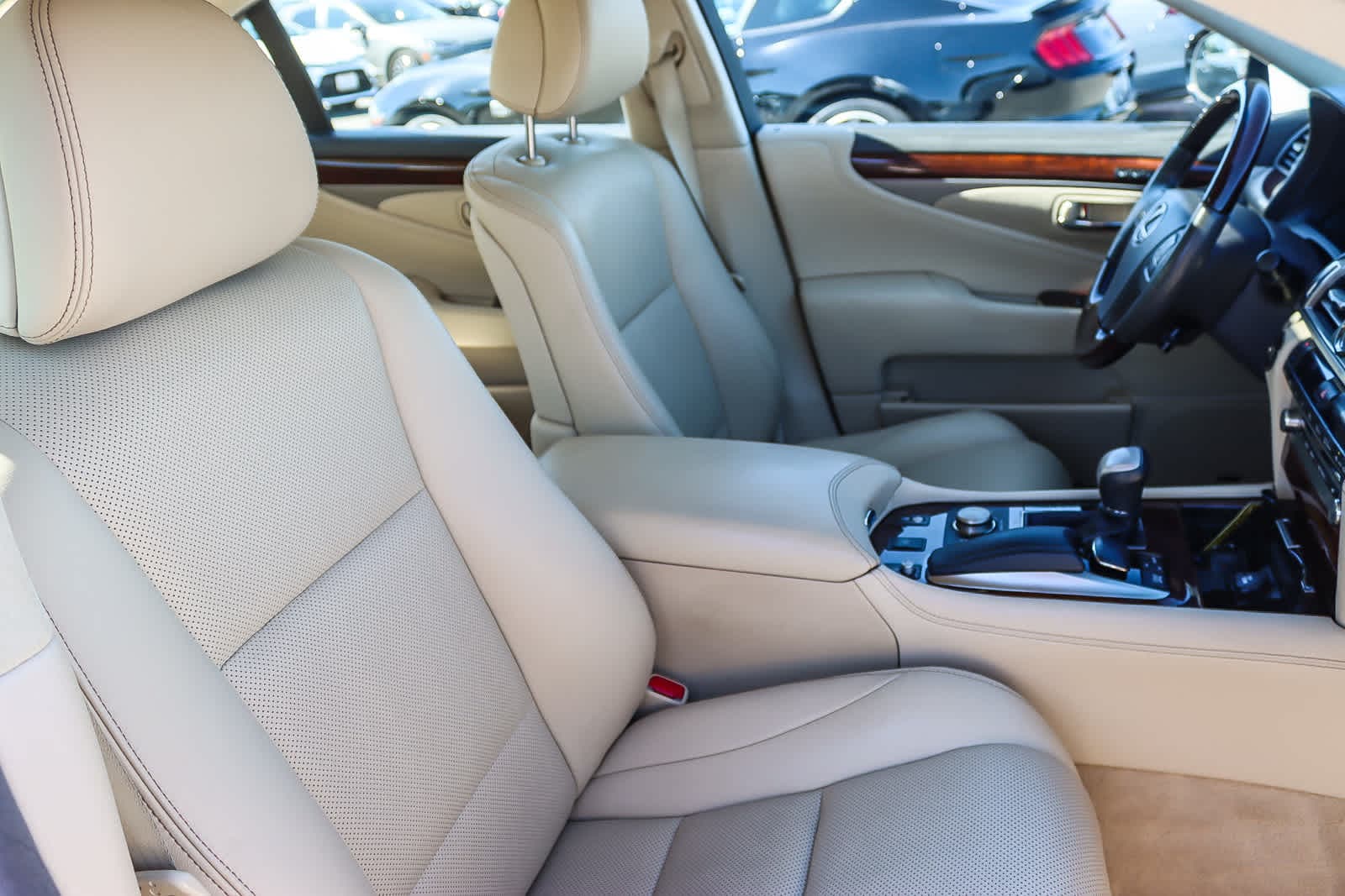 Thumbnail: 2014 Lexus LS - 16