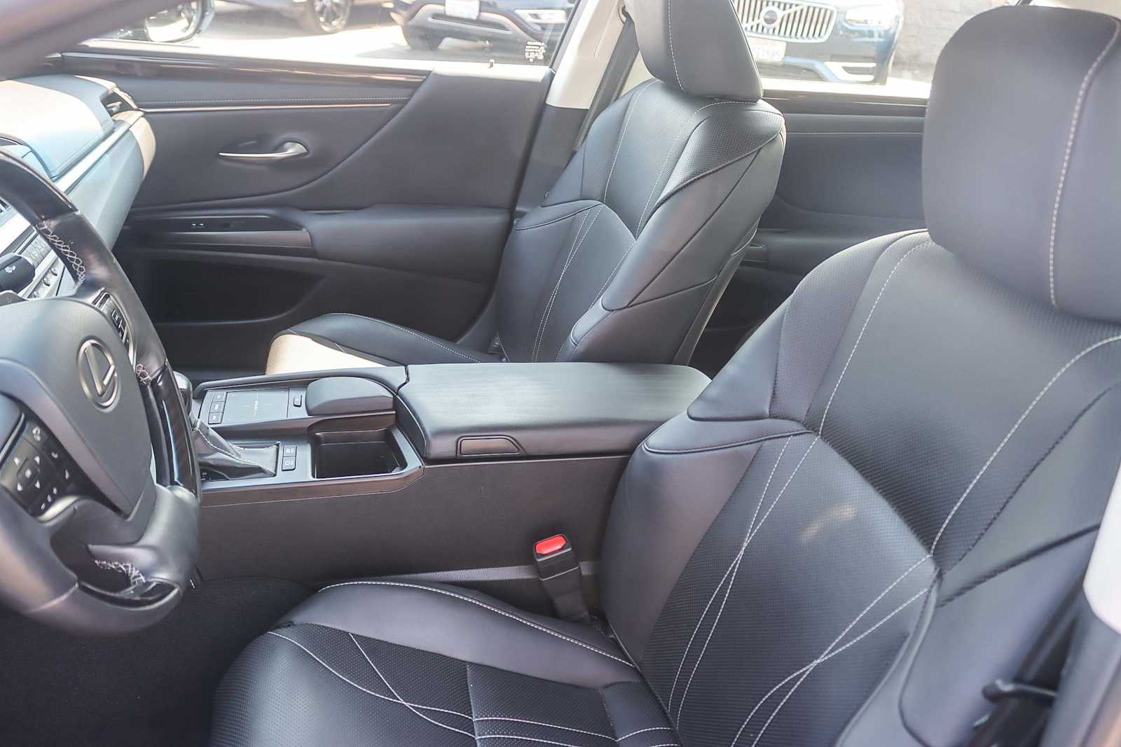 Thumbnail: 2019 Lexus ES - 17