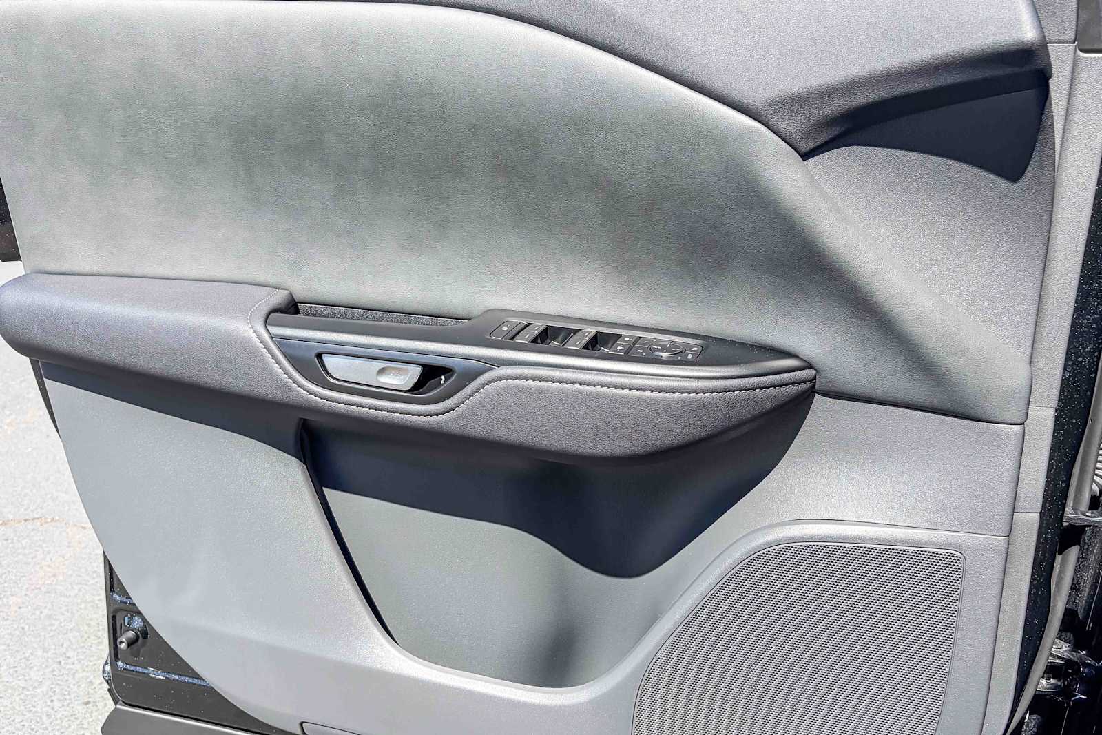 Thumbnail: 2025 Lexus RZ - 18