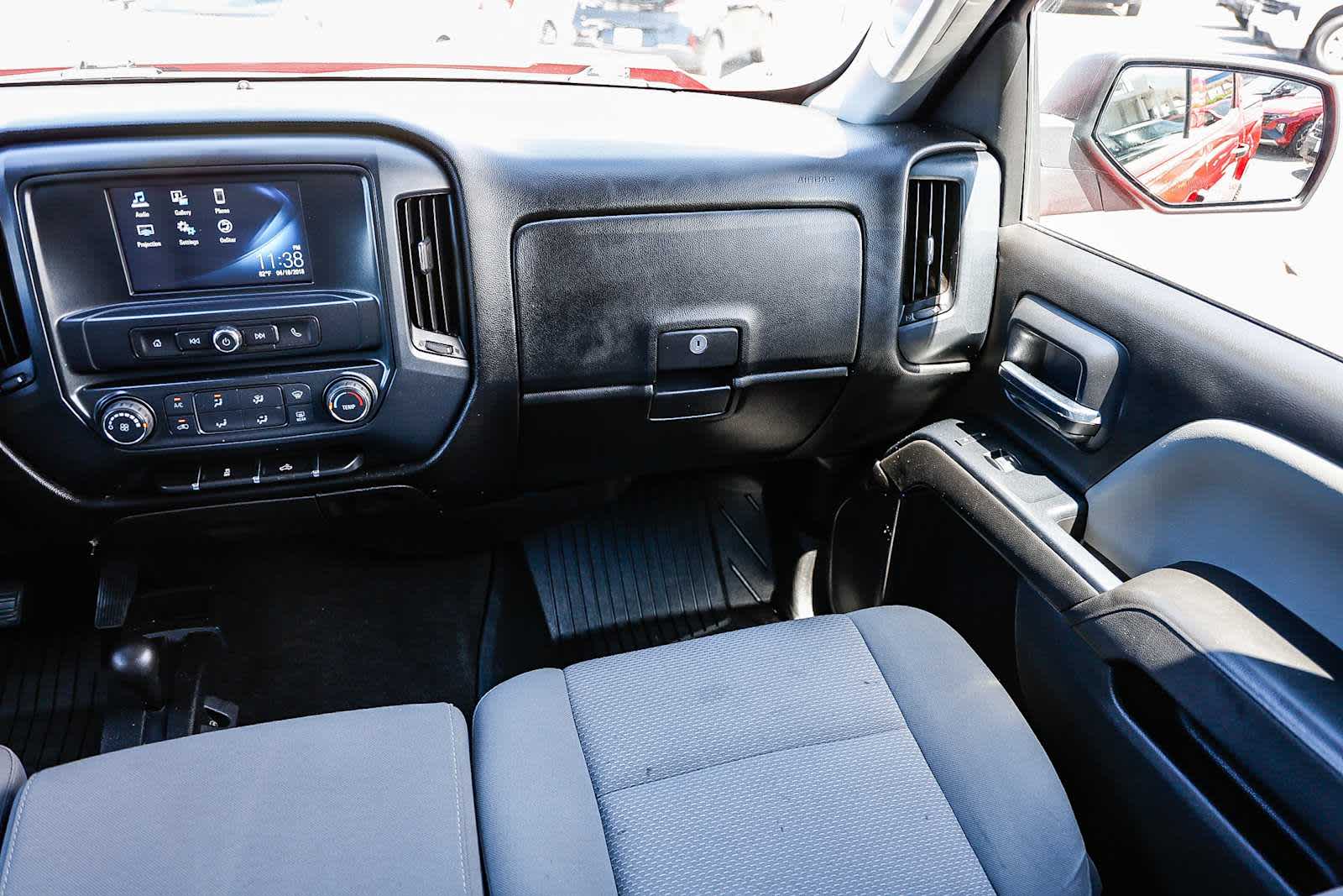 Thumbnail: 2018 Chevrolet Silverado 1500 - 43