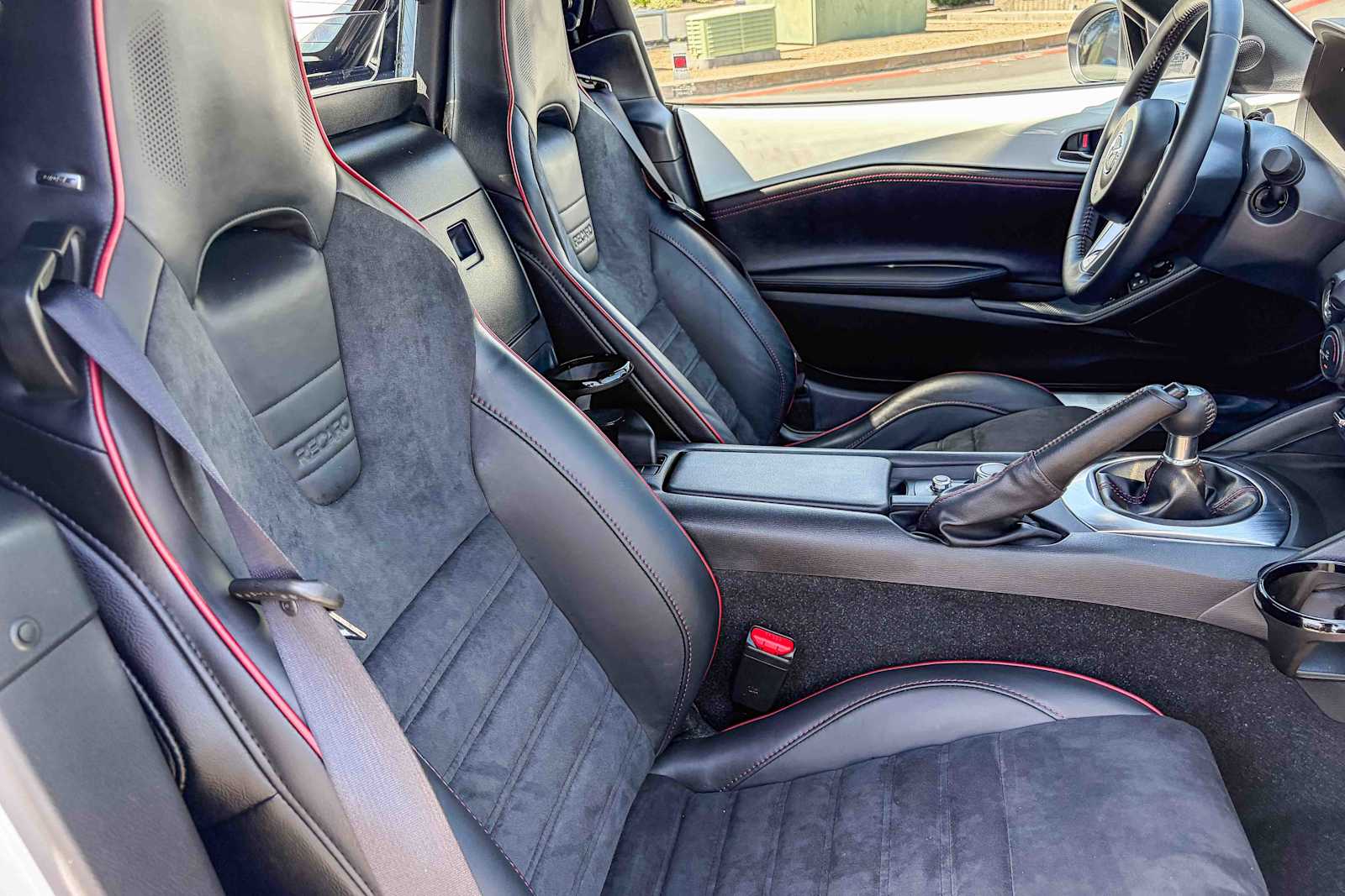 Thumbnail: 2019 Mazda MX-5 Miata - 15