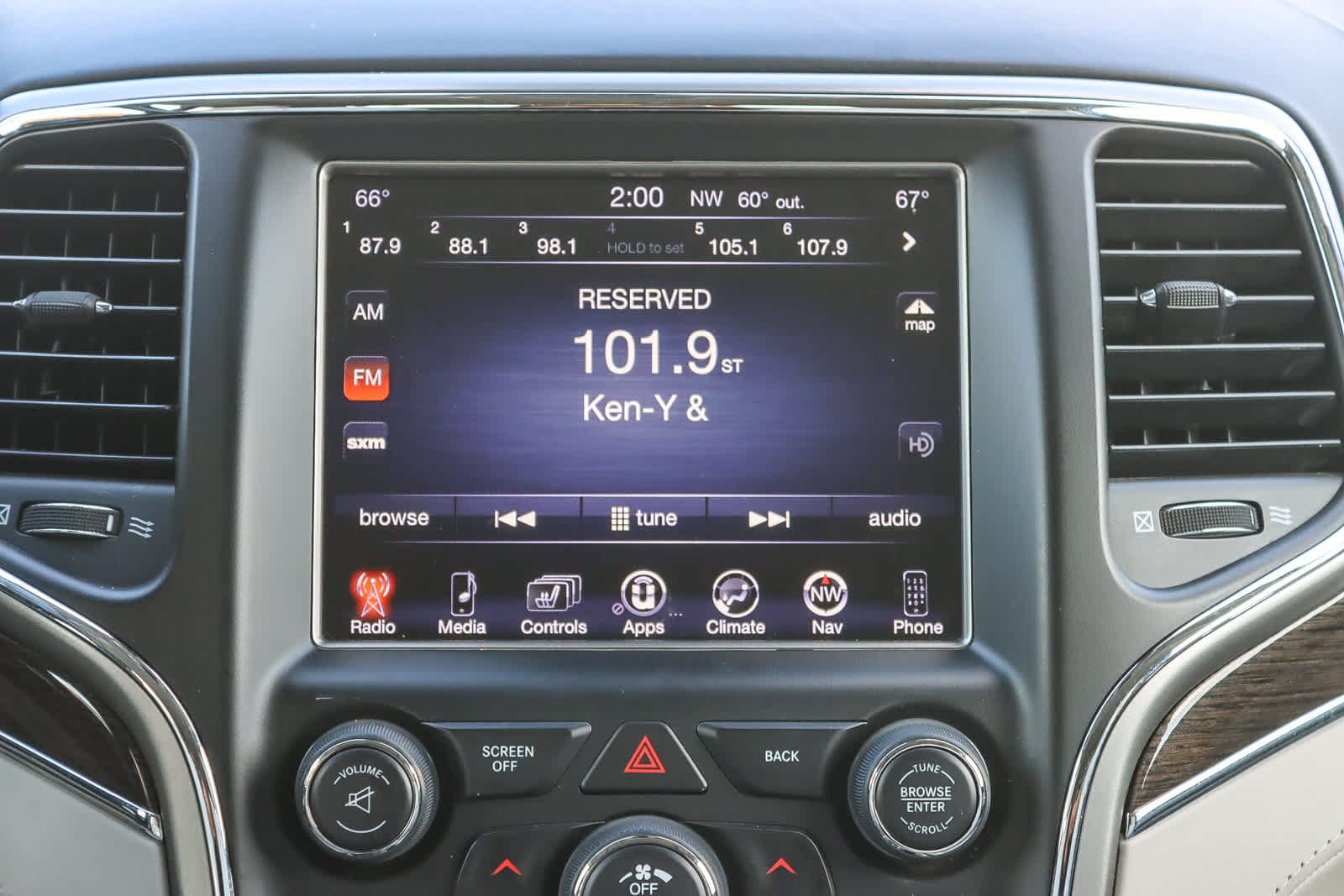 Thumbnail: 2017 Jeep Grand Cherokee - 13