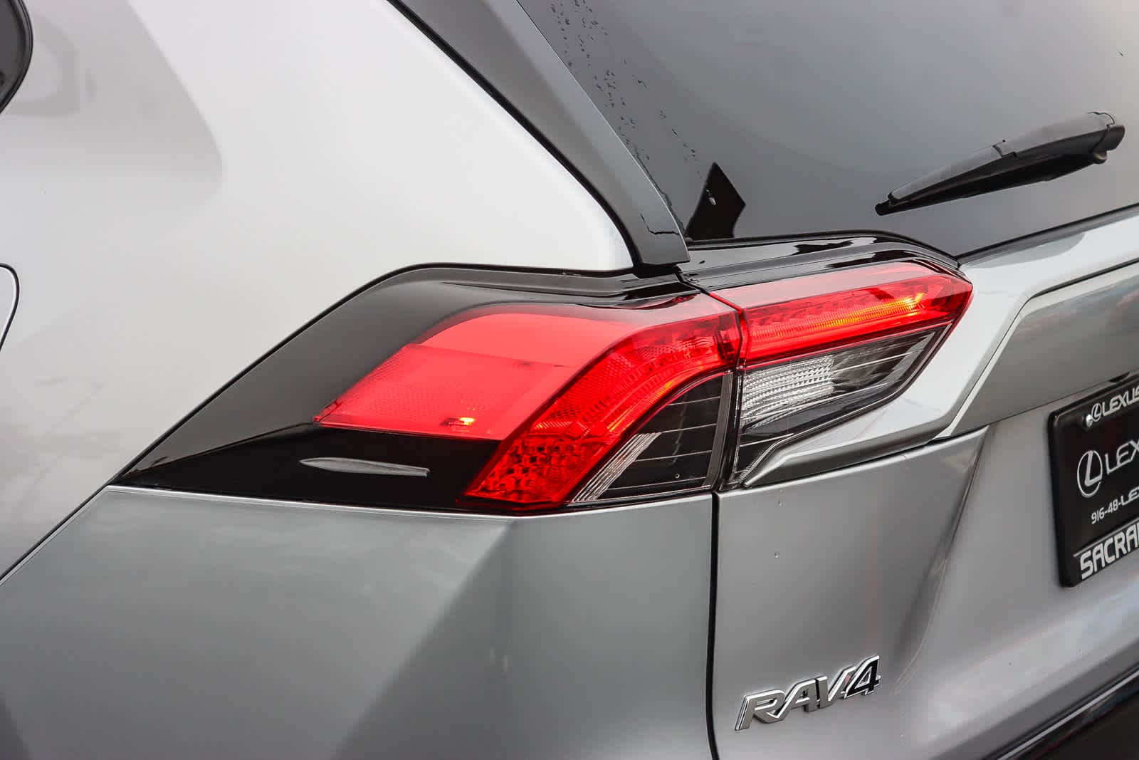 Thumbnail: 2022 Toyota RAV4 - 8