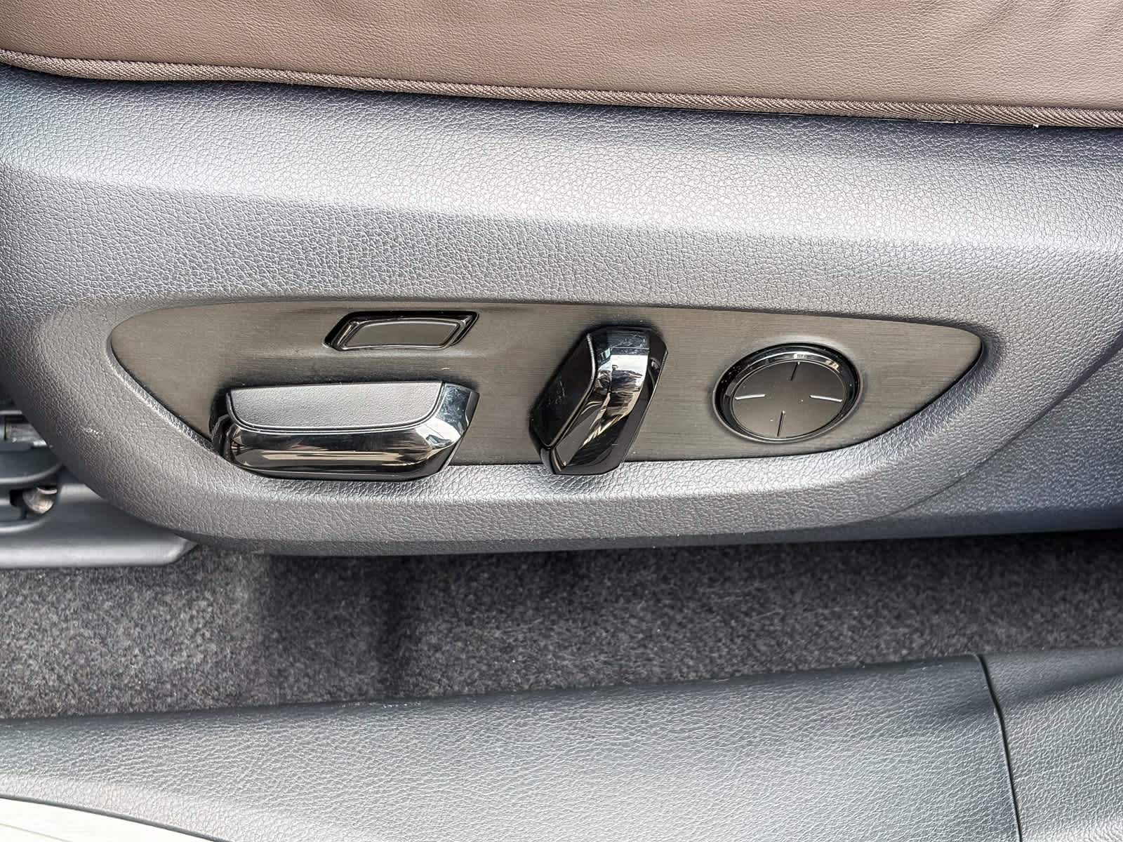 Thumbnail: 2024 Lexus RX - 20