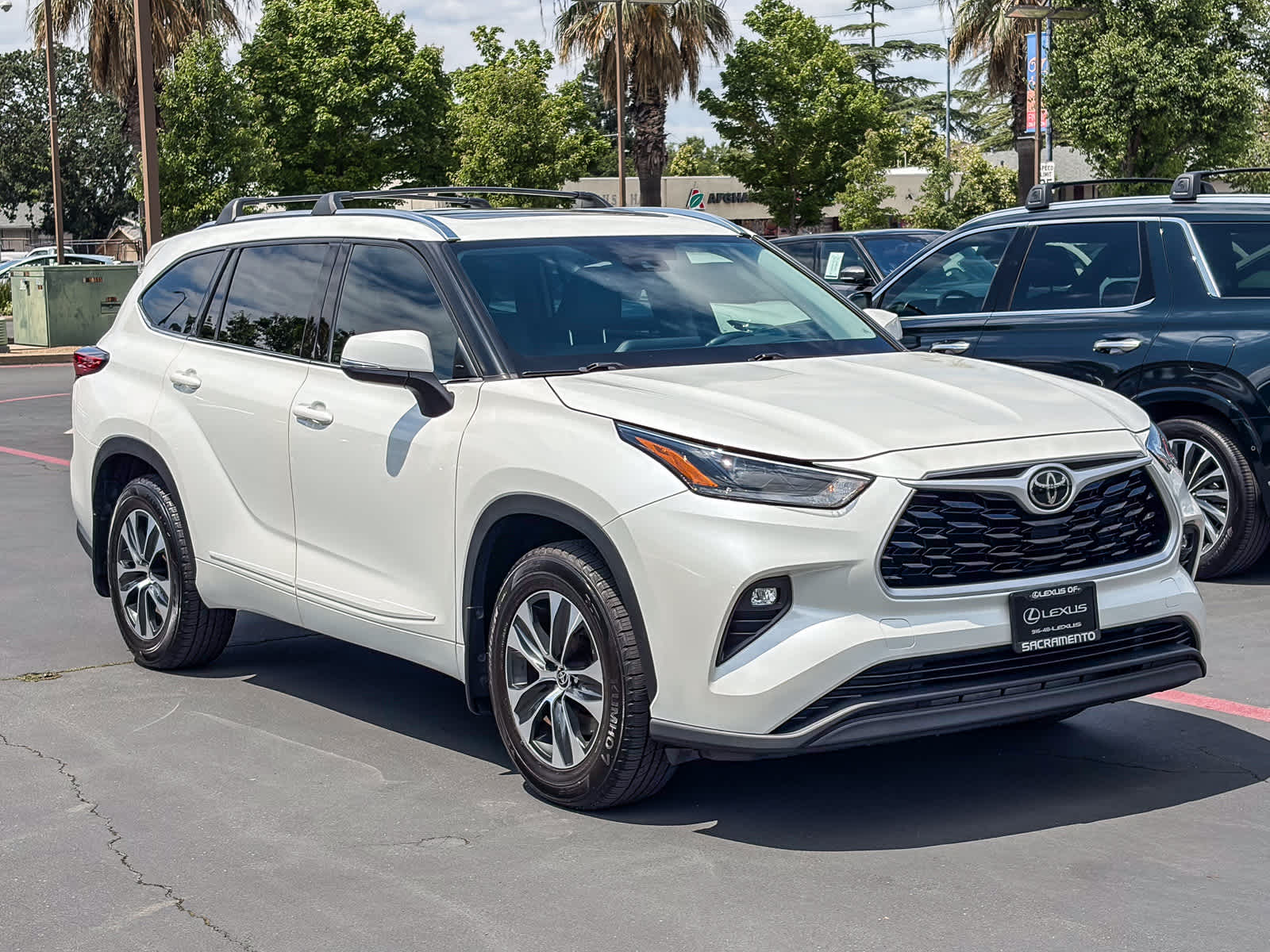 2021 Toyota Highlander XLE photo 4